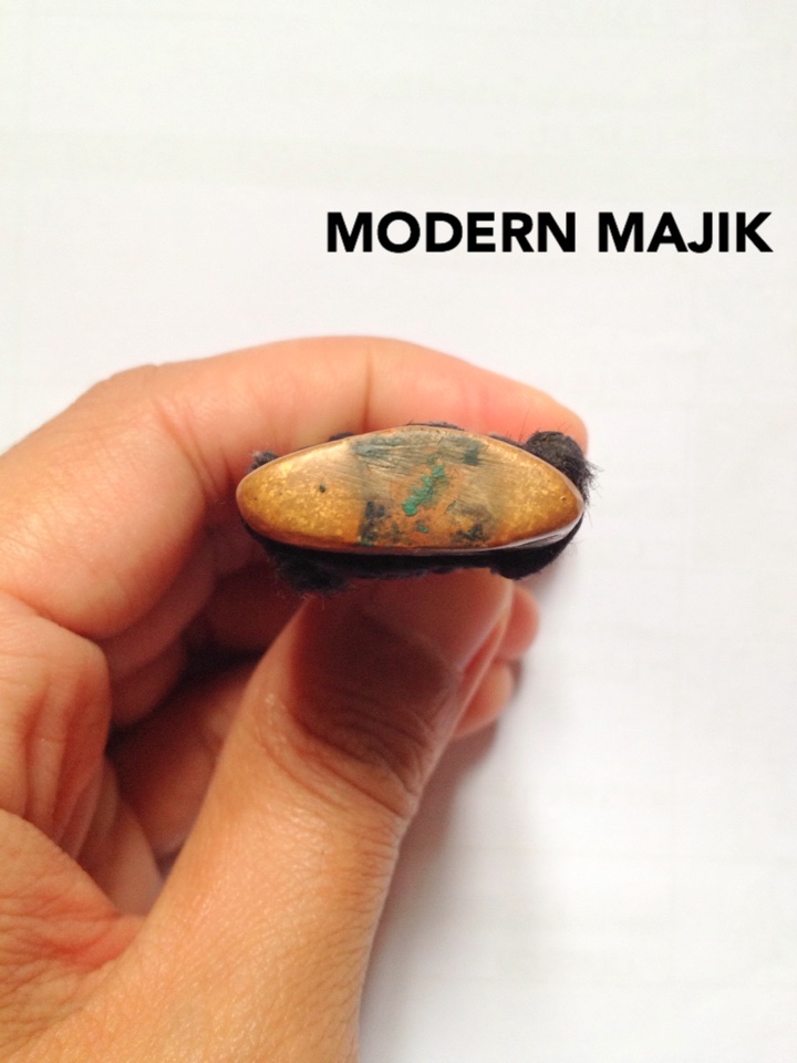 พระงั่งเขมรตาแดงอุดกริ่งเนื้อทองแดงเถื่อน "มะขามหวาน" by MODERN MAJIK